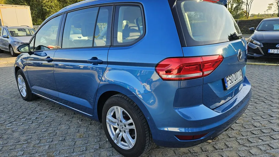 VOLKSWAGEN Touran -