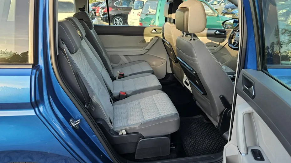 VOLKSWAGEN Touran -