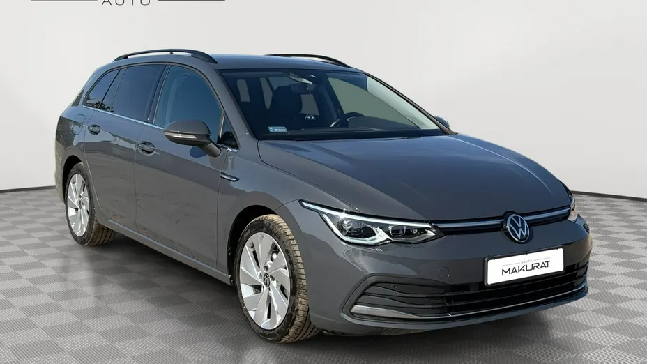 VOLKSWAGEN Golf -