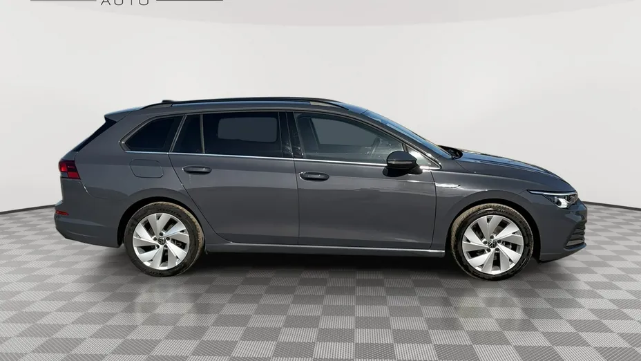 VOLKSWAGEN Golf -