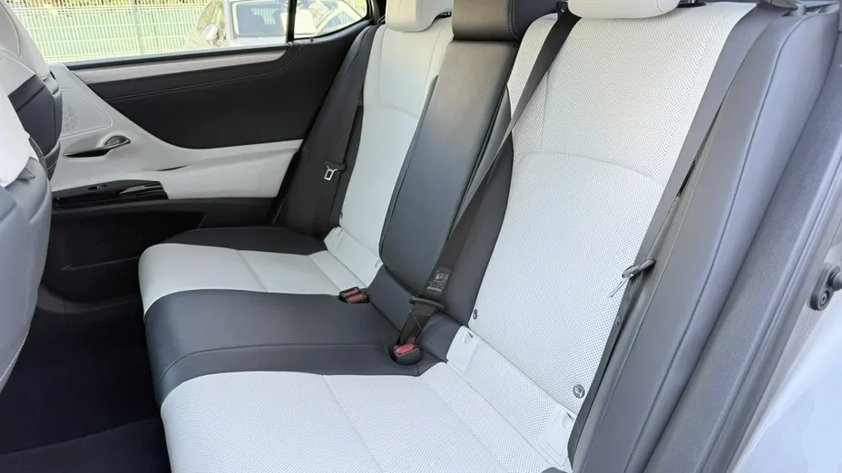 LEXUS ES -