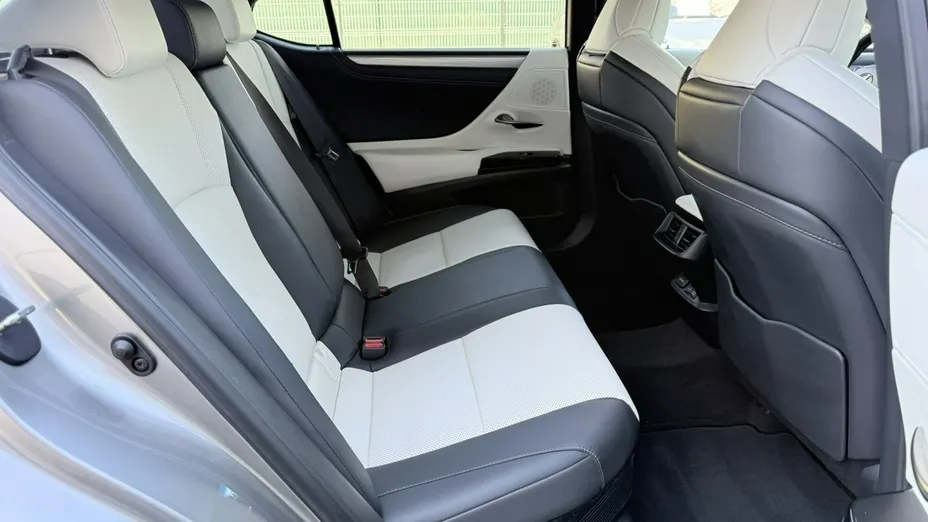LEXUS ES -