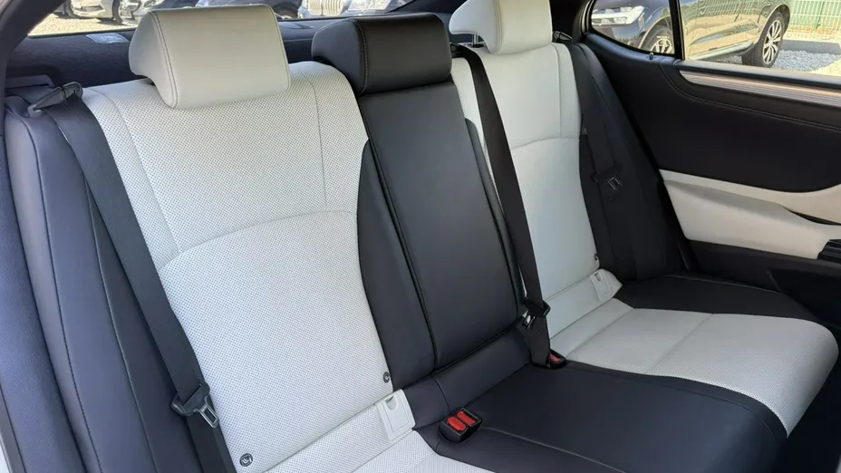 LEXUS ES -