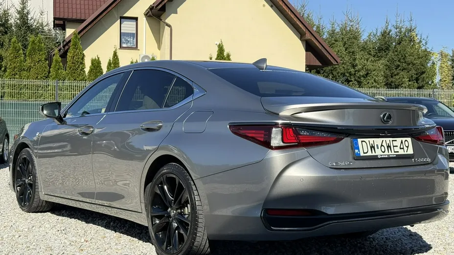LEXUS ES -