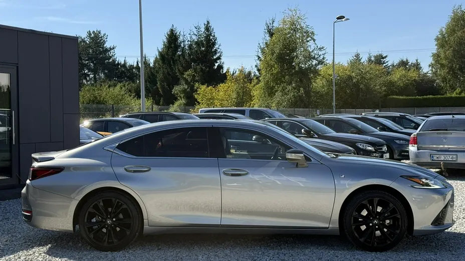 LEXUS ES -