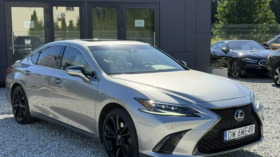 LEXUS ES -