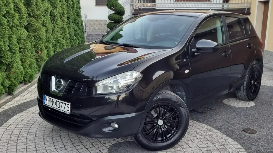 NISSAN Qashqai -
