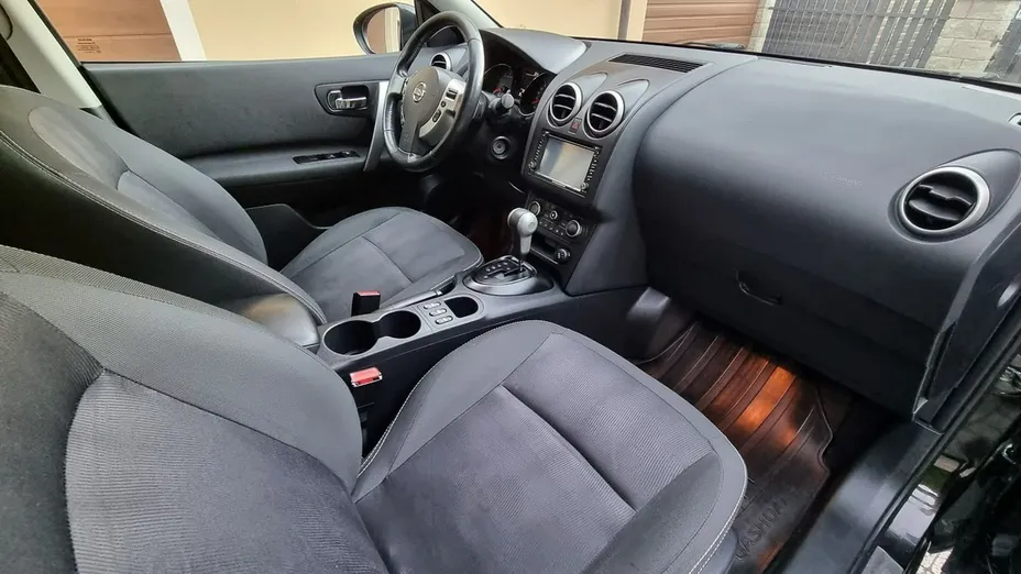 NISSAN Qashqai -