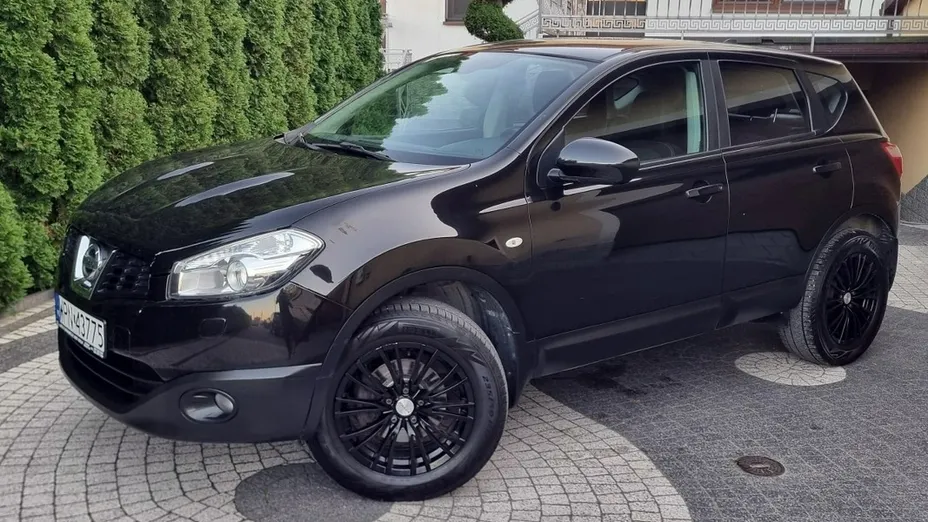 NISSAN Qashqai -