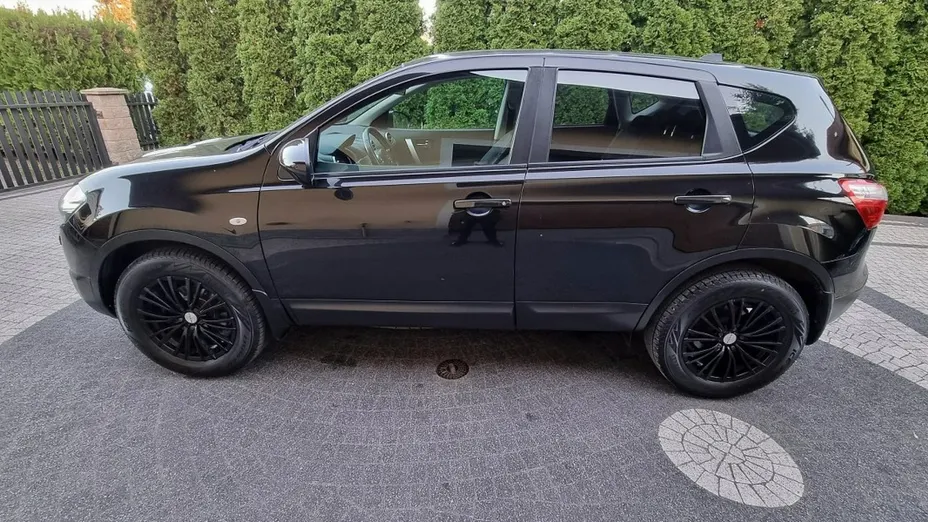 NISSAN Qashqai -