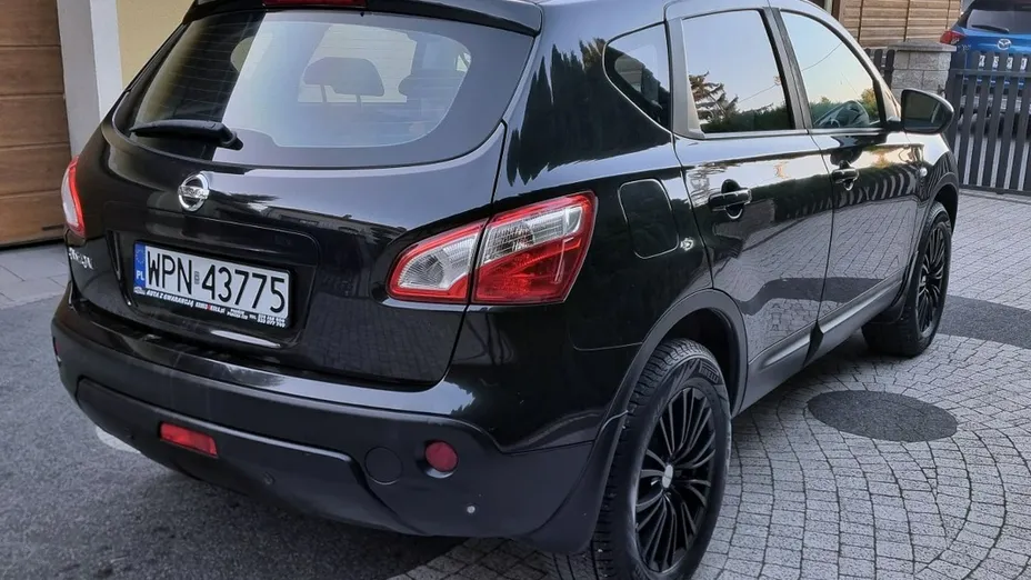 NISSAN Qashqai -