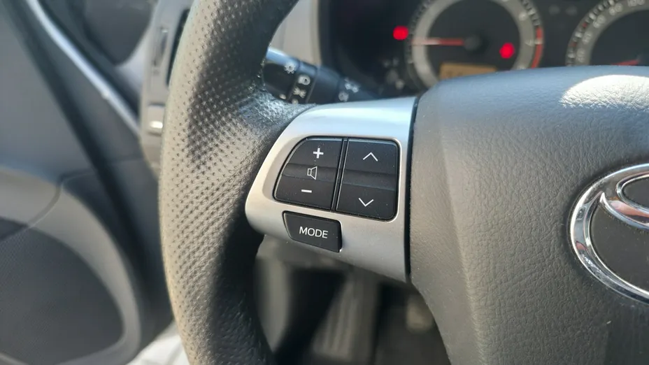 TOYOTA Auris -