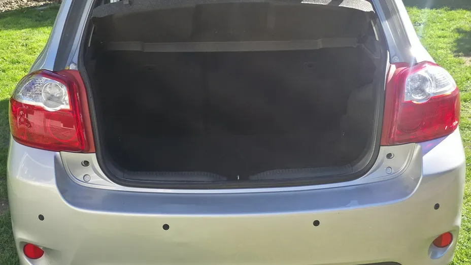 TOYOTA Auris -