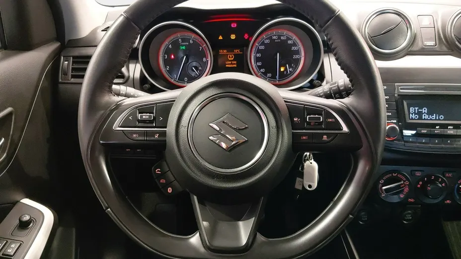 SUZUKI Swift -