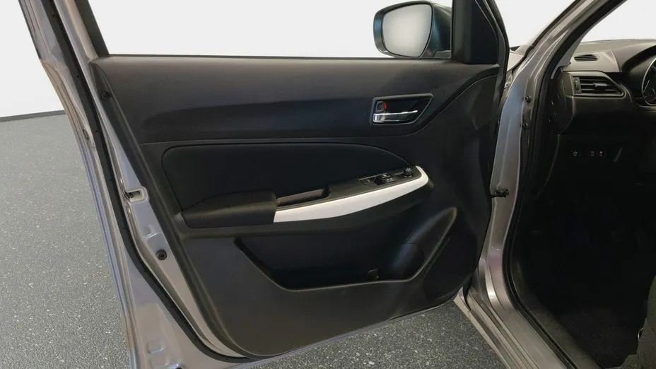 SUZUKI Swift -