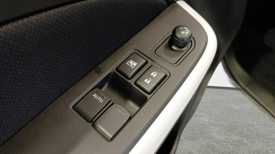 SUZUKI Swift -
