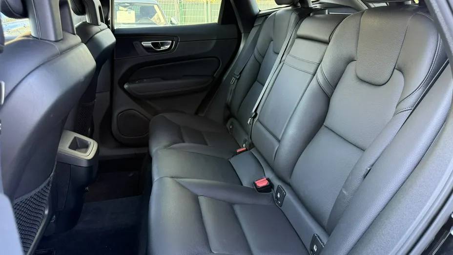 VOLVO XC60 -