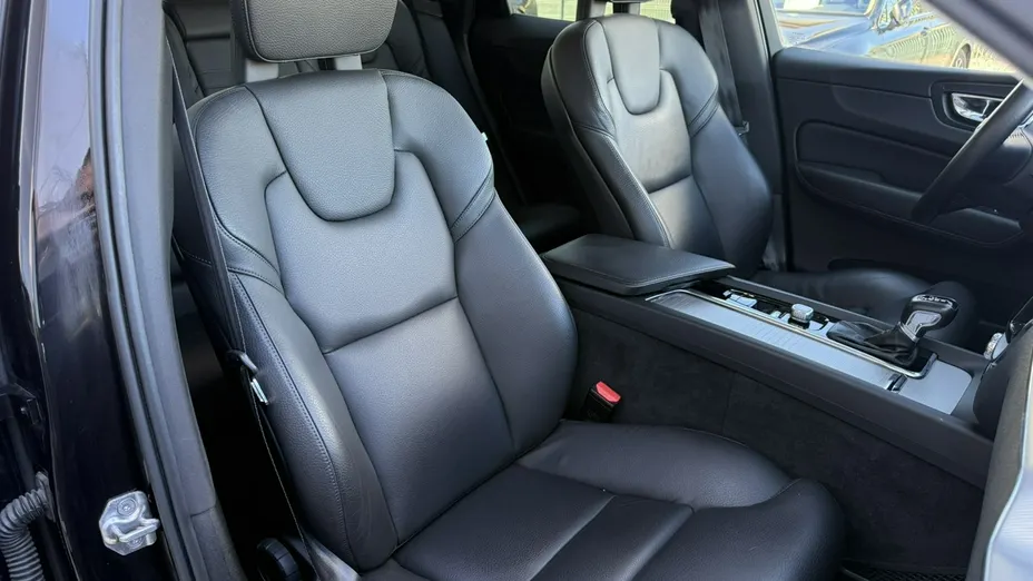 VOLVO XC60 -