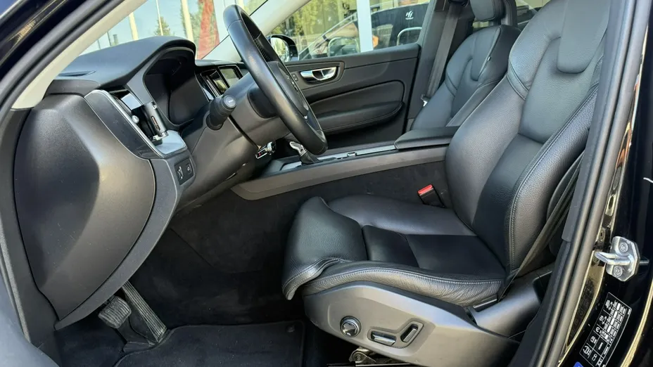 VOLVO XC60 -