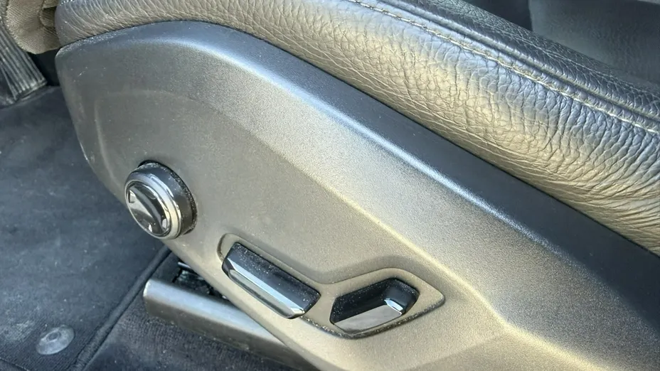VOLVO XC60 -