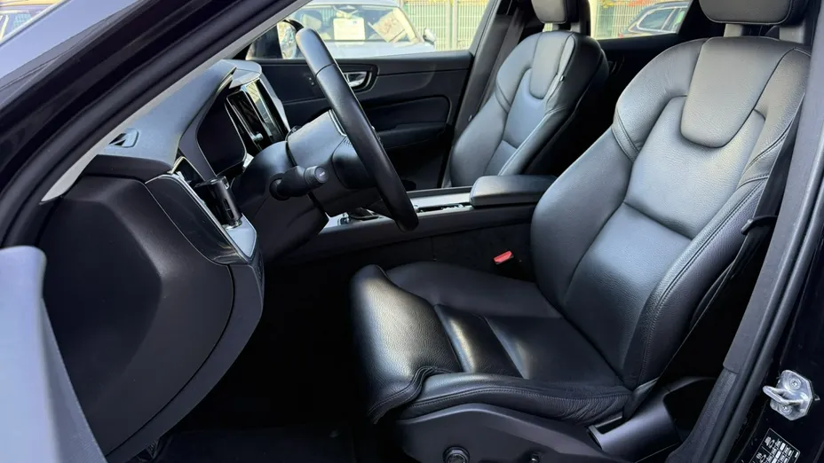 VOLVO XC60 -