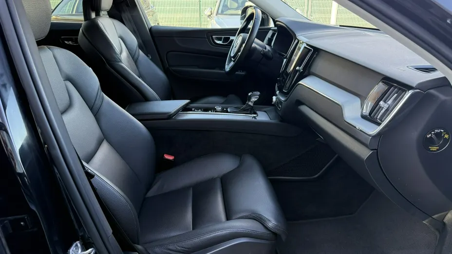 VOLVO XC60 -