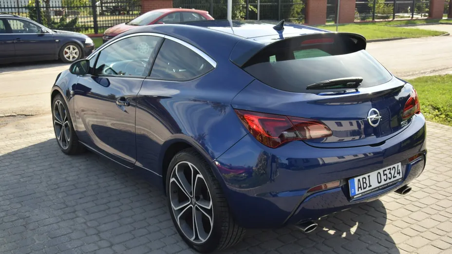OPEL Astra -