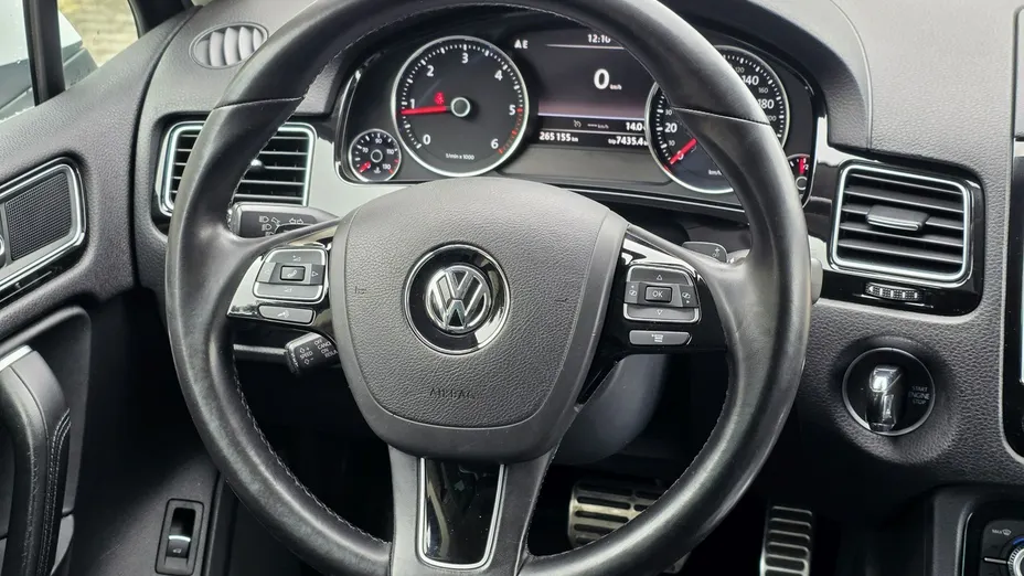 VOLKSWAGEN Touareg -