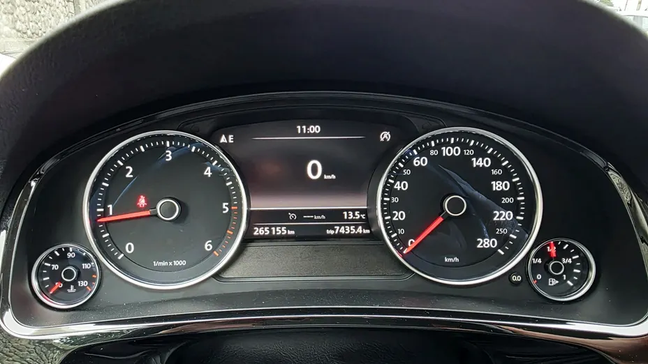 VOLKSWAGEN Touareg -