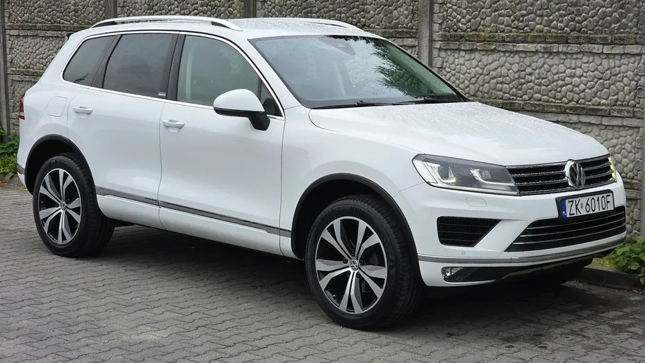 VOLKSWAGEN Touareg -