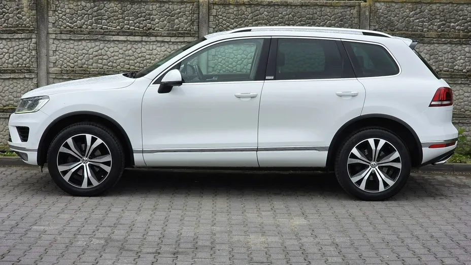 VOLKSWAGEN Touareg -