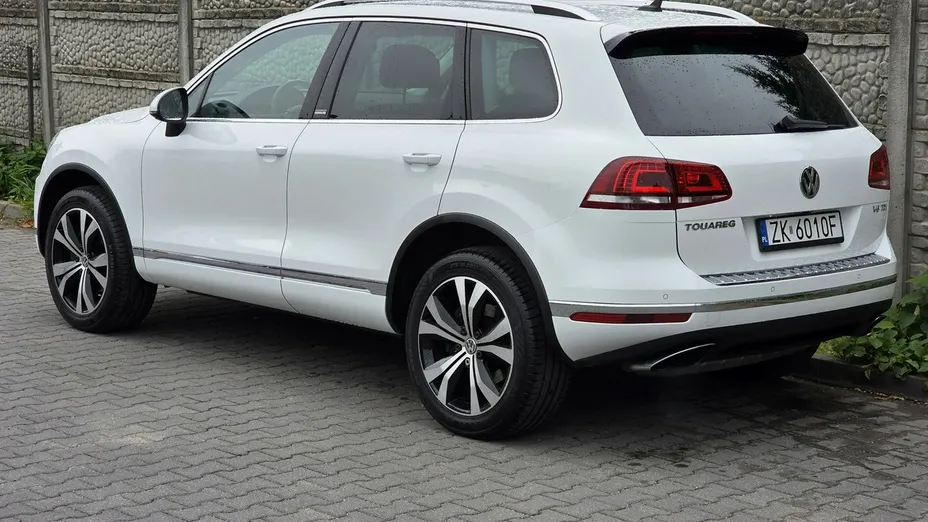 VOLKSWAGEN Touareg -