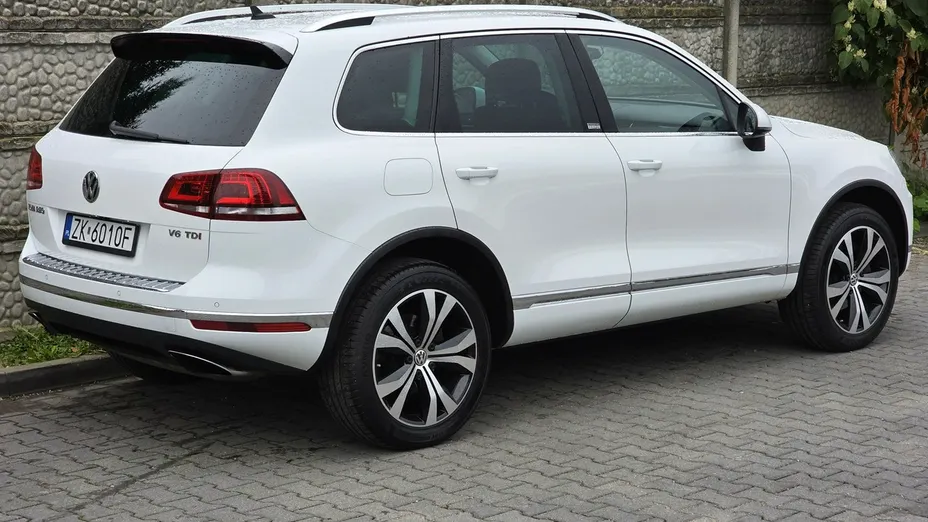 VOLKSWAGEN Touareg -