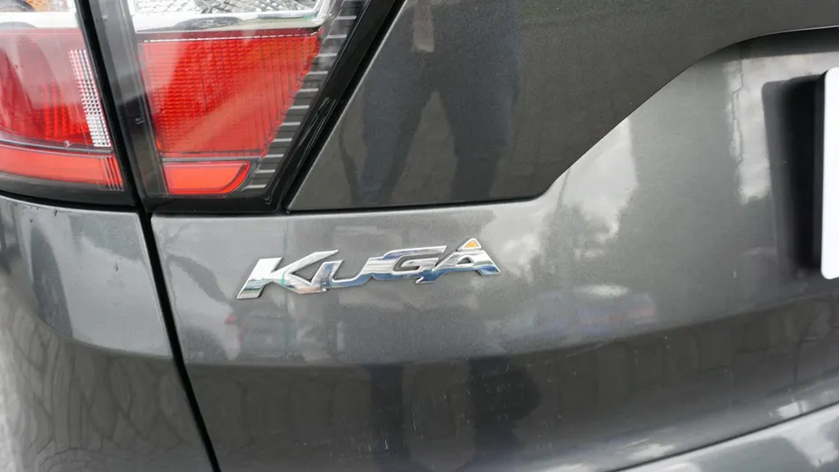 FORD Kuga -