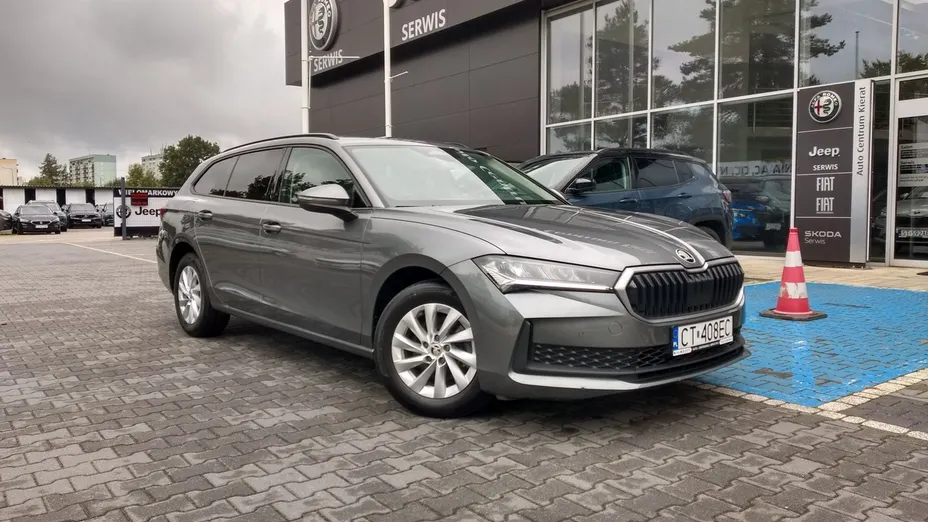 SKODA Superb -