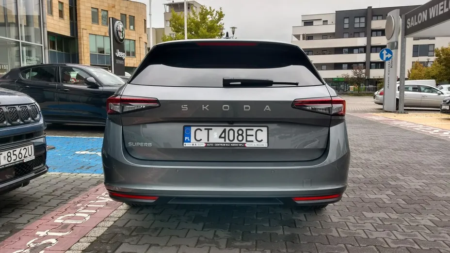 SKODA Superb -