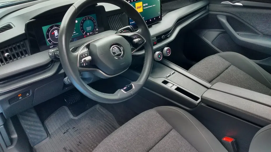 SKODA Superb -