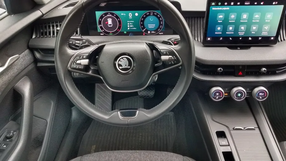 SKODA Superb -