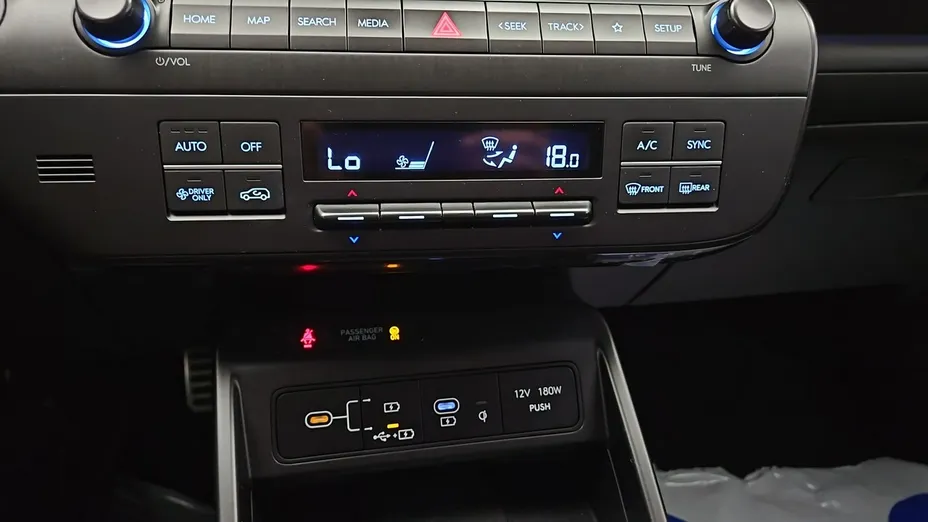 HYUNDAI Kona -