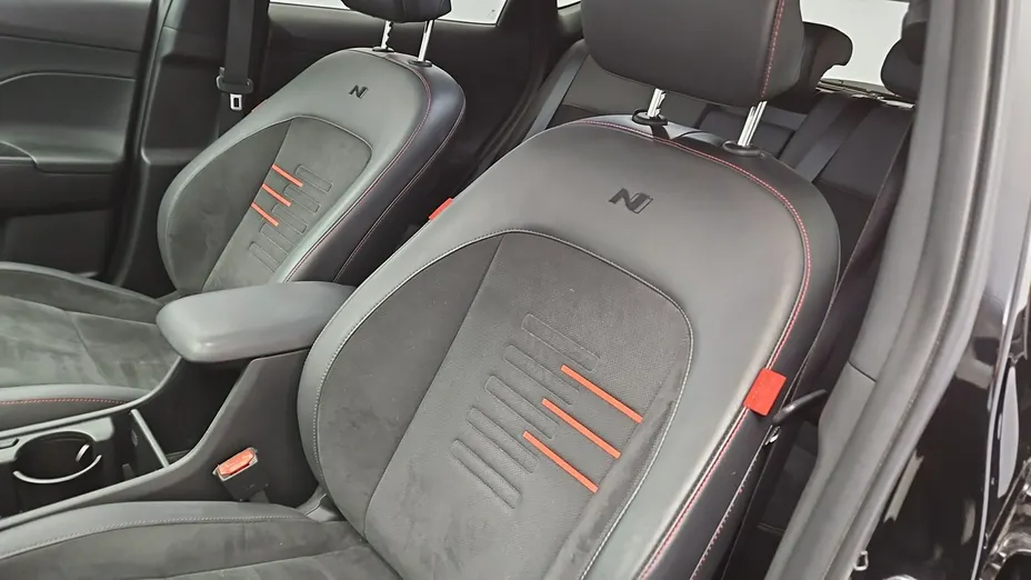 HYUNDAI Kona -