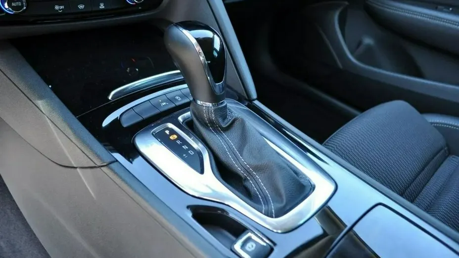 OPEL Insignia -