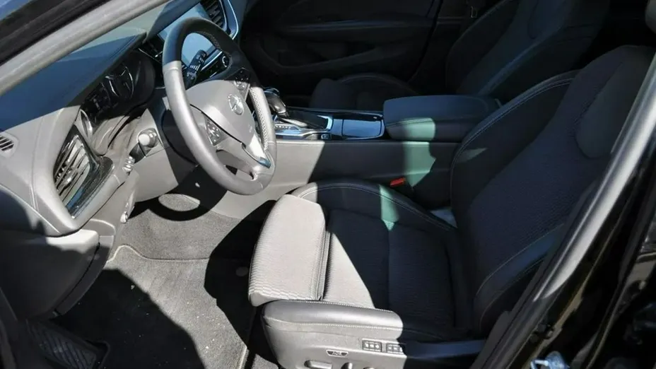 OPEL Insignia -