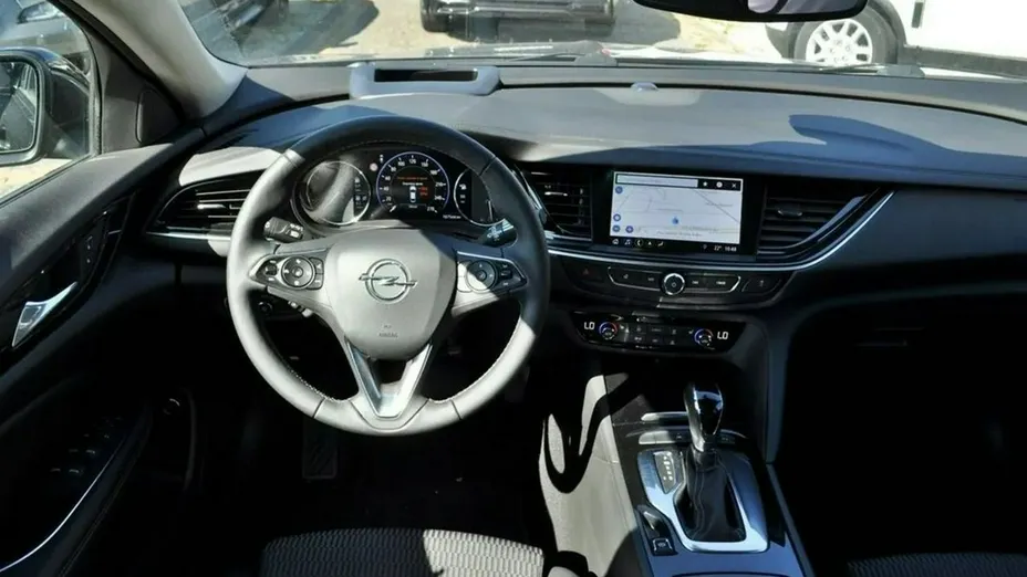 OPEL Insignia -