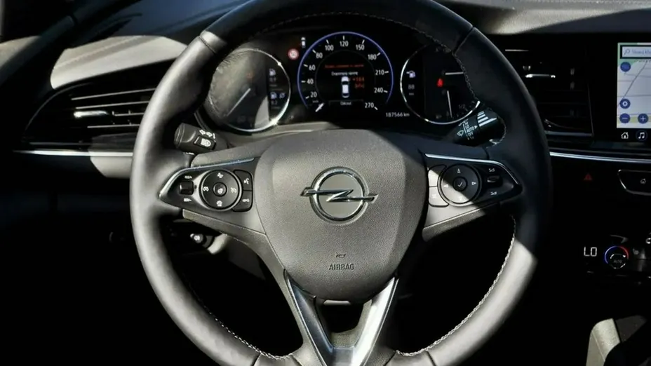 OPEL Insignia -