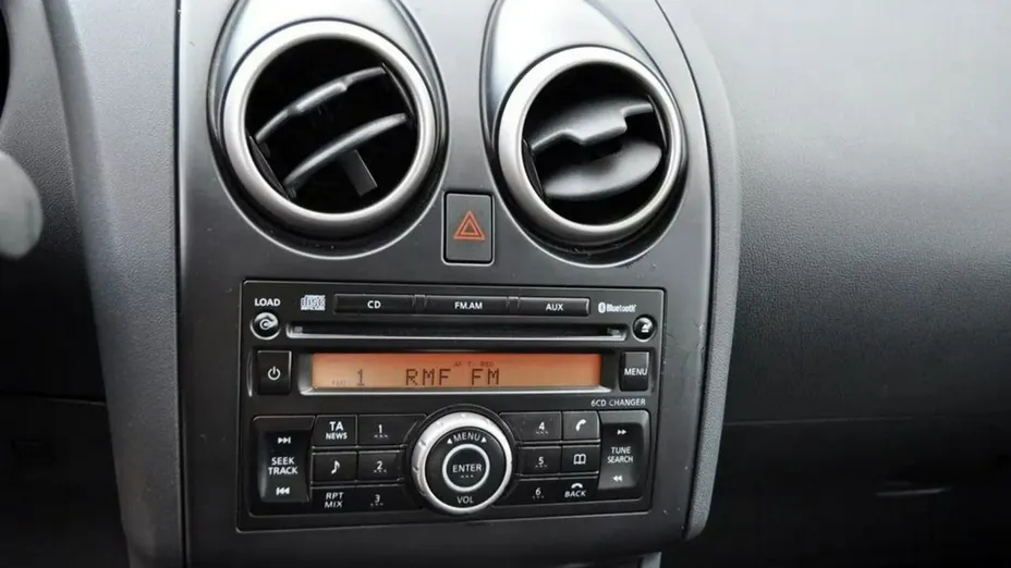 NISSAN Qashqai -