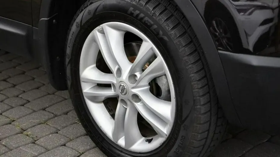 NISSAN Qashqai -