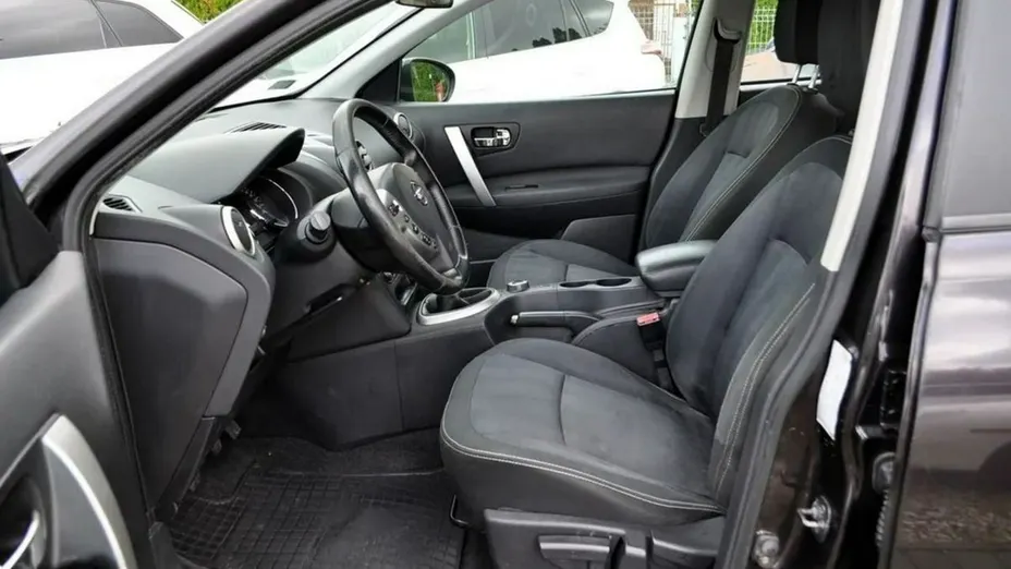 NISSAN Qashqai -