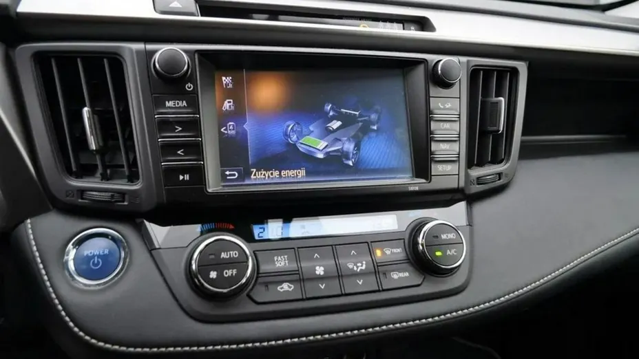 TOYOTA RAV4 -