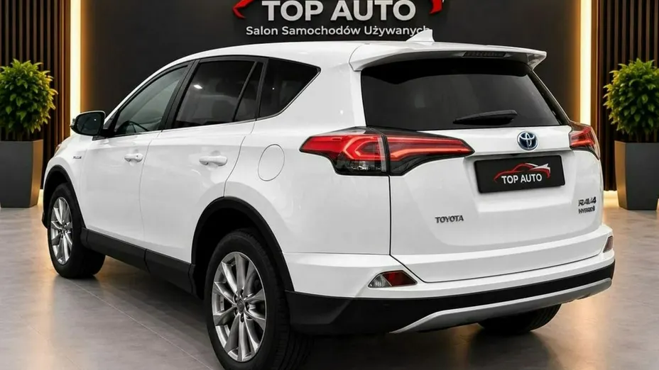 TOYOTA RAV4 -