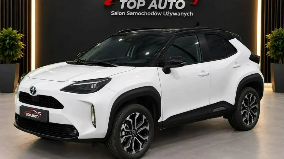 TOYOTA Yaris -